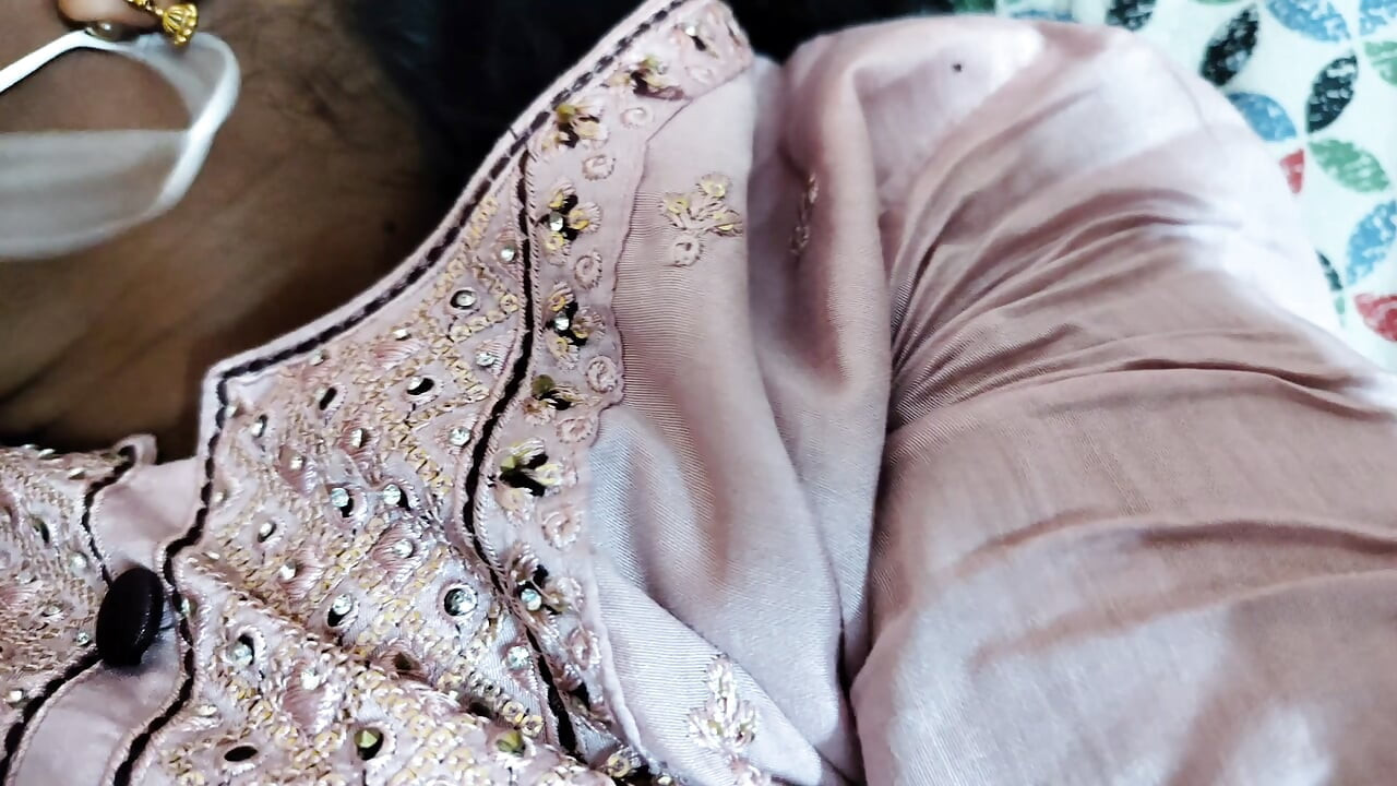 Tamil housewife shared bed with boyfriend