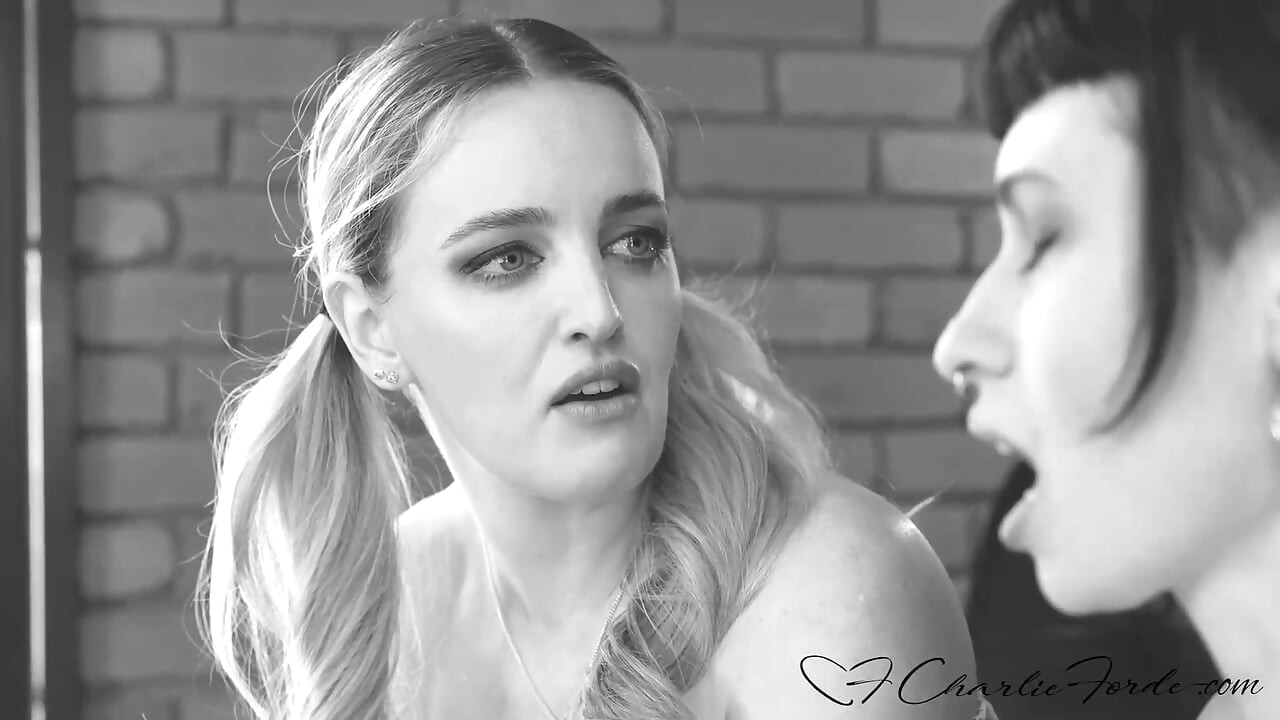 Kellie Panthers Hot Body Gets Completely Owned By Lesbians Charlie Forde And Salem