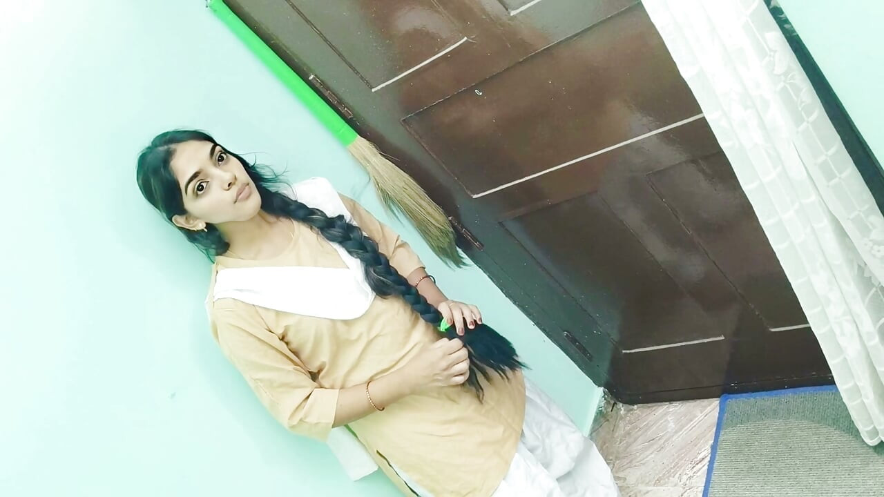 Indian College Girl takes her first Big Cock