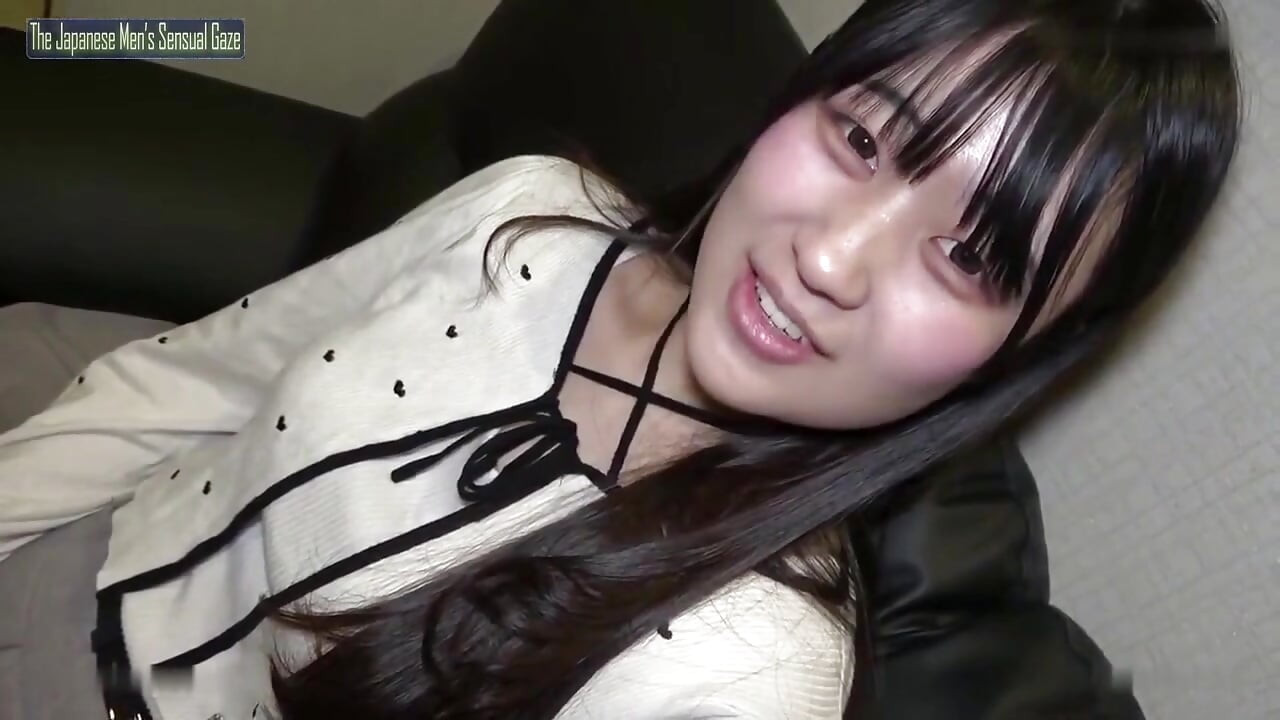 흑인 머리의 우아한 아름다움을 드러내는 풀 얼굴 평화 표지판 단정치 못한 오럴이 질싸로 이어진다