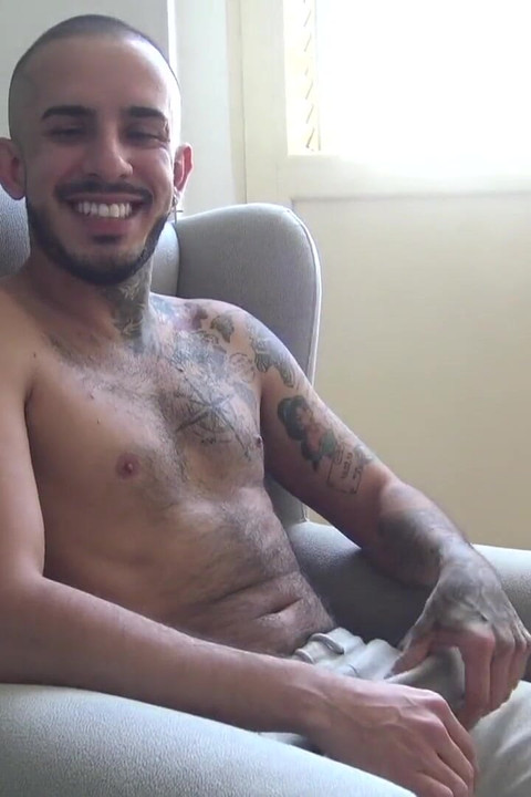 性感的拉丁女郎valdo Smith被Kail无套使用