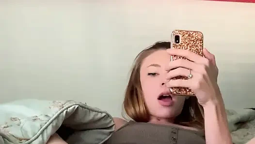 Кончает как хорошая девушка