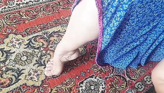 Selena's Close up Feet Posing and Blowjob Swallow