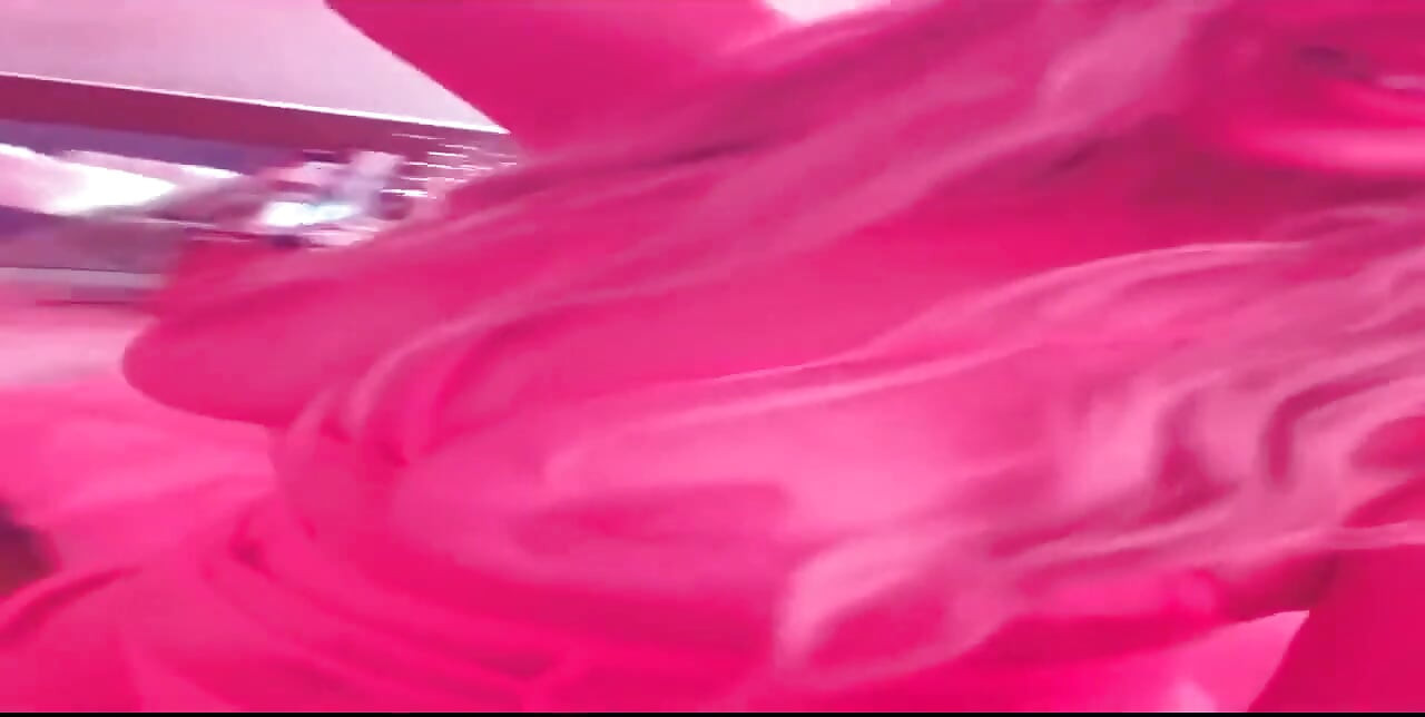 你知道你想要落后继母的大屁股..我不会说的. 你喜欢秘密吗？