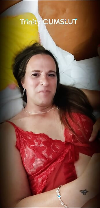 Trinity Cumslut me alimenta