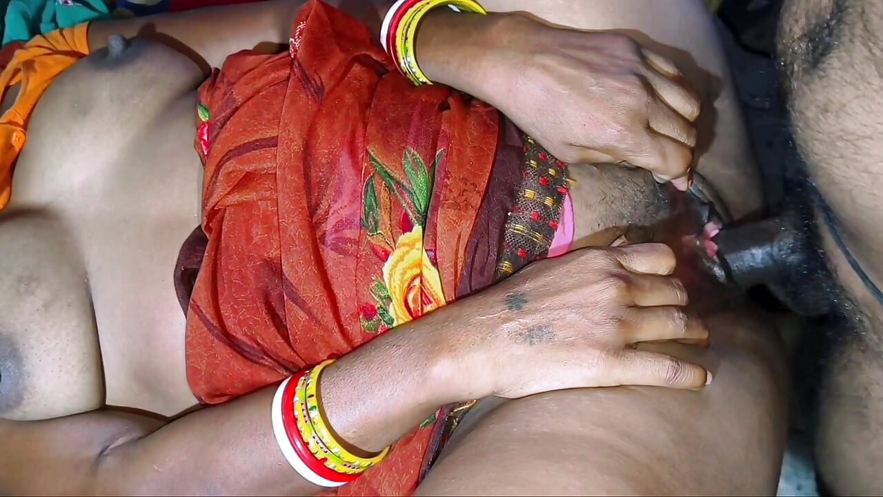 Daddy Suman mummy ko chudai kar ke lund ka pani chut me gira diye.indian girlfriend ko boyfriend ne bedroom me hard fucking kiya