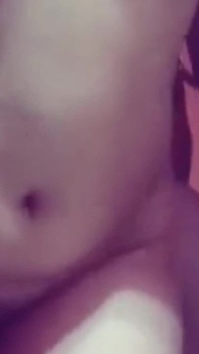 Desi Bhabhi'nin büyük göğüsleri ve ayakta pozisyonla sikilmesi | Bölüm 1