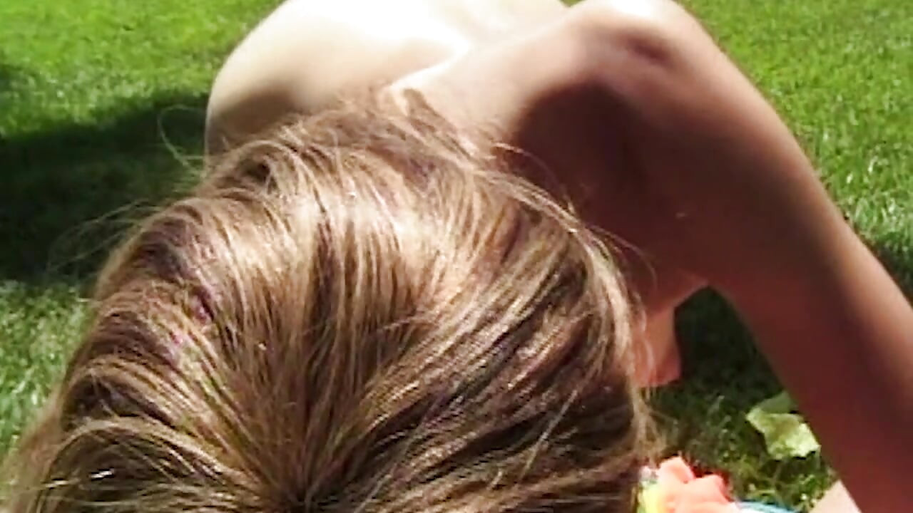 Interracial Sorority Bash: Heiße Poolparty mit asiatischer