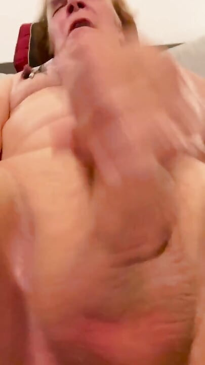 Mommy's Geiles Nippel-zitzen-training Und Heftiges Abwichsen