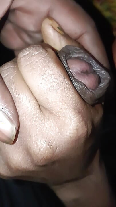 Desi bhabhi sucking my dick