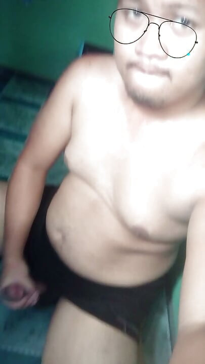 Stocky bear masturbating at his room.