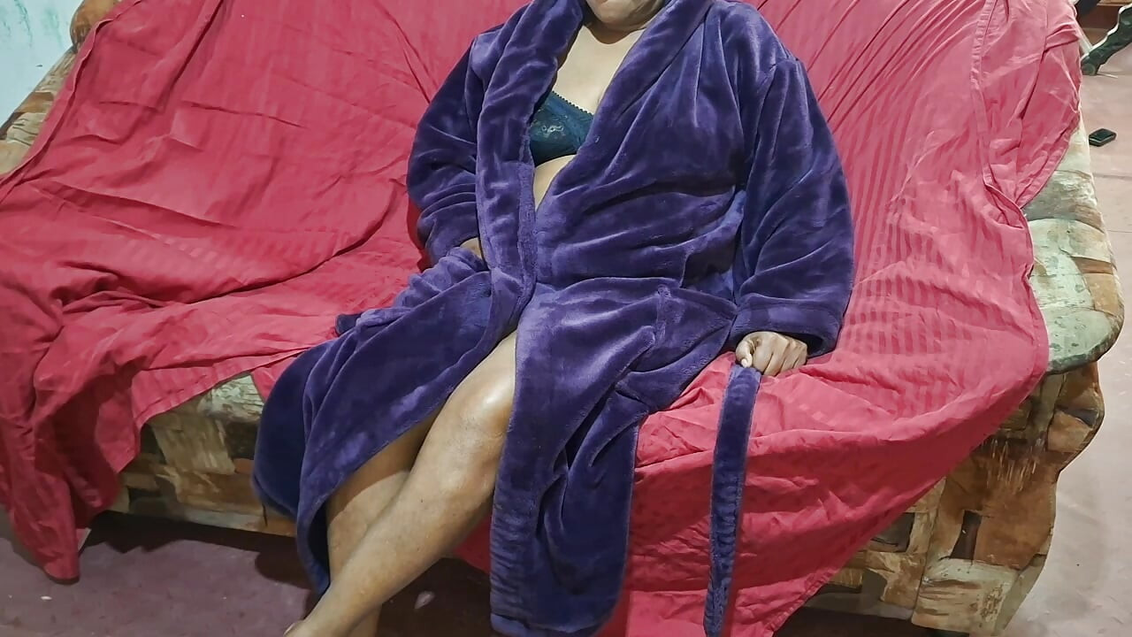 친구의 핫한 새엄마 쩌는 핫한 비디오