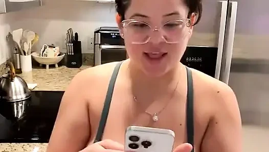 Live Stream with Dani Valentina