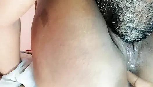 Pembantu rumah tangga Desi tidak. Pilihan. Tapi biarkan majikannya melakukannya