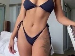 Tubuh bikini seksi Alexis nicole