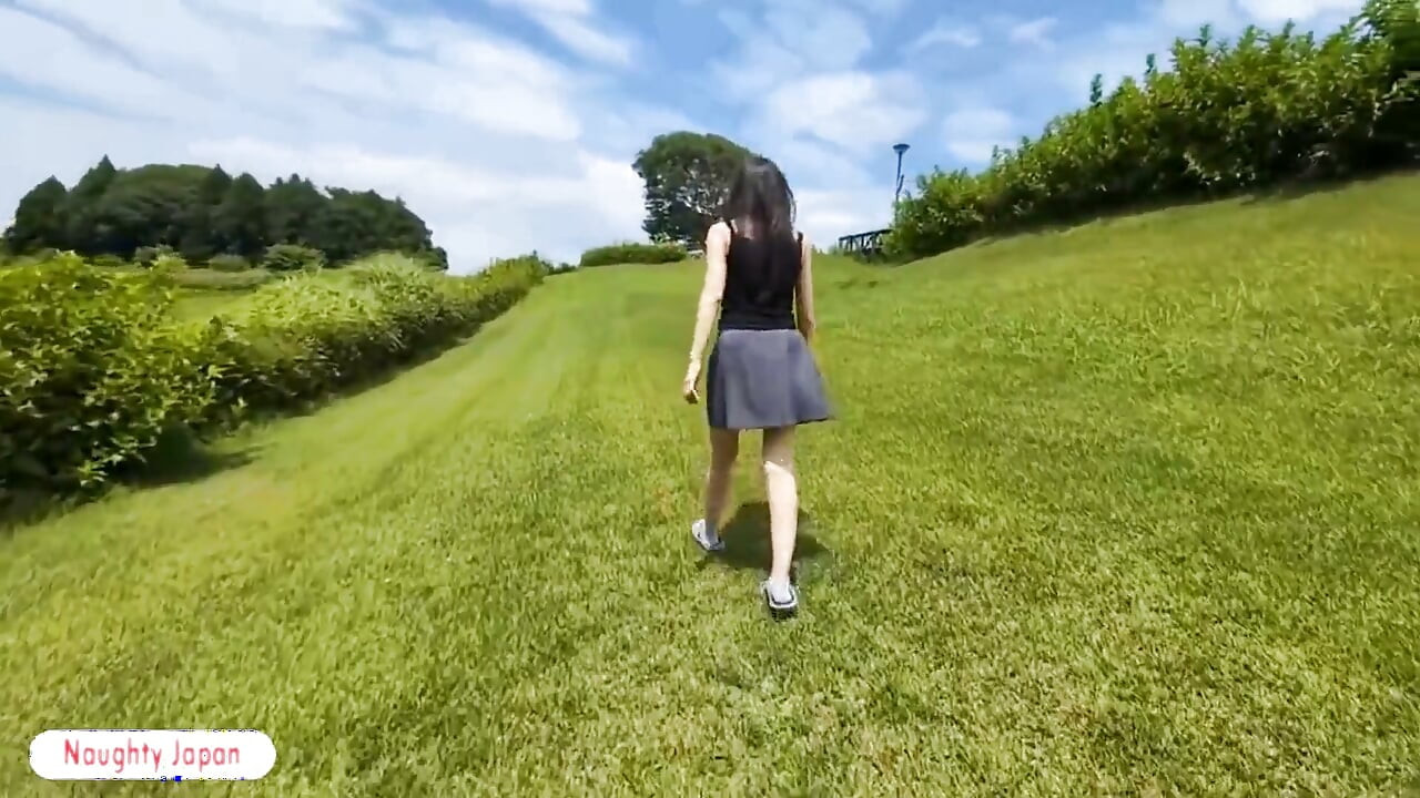 苗條已婚美女被丈夫抓姦。夏日歡樂第三部帶來戶外私密拍攝
