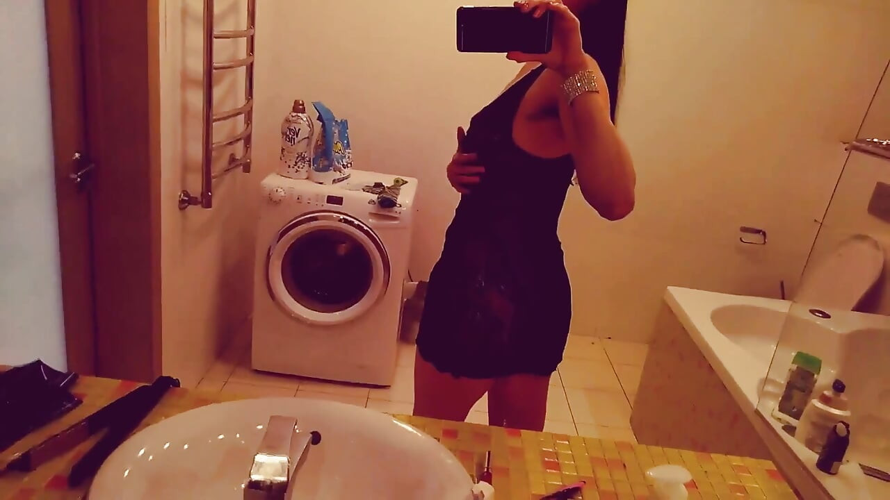 MILF Ginnagg Masturbating