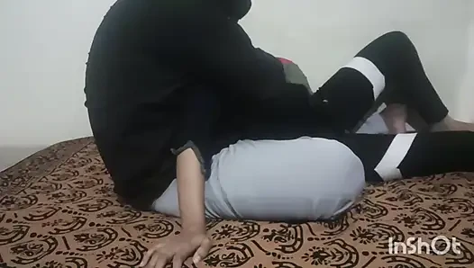 Meena bhabhi genießt romantischen sex mit freund ihres ehemanns