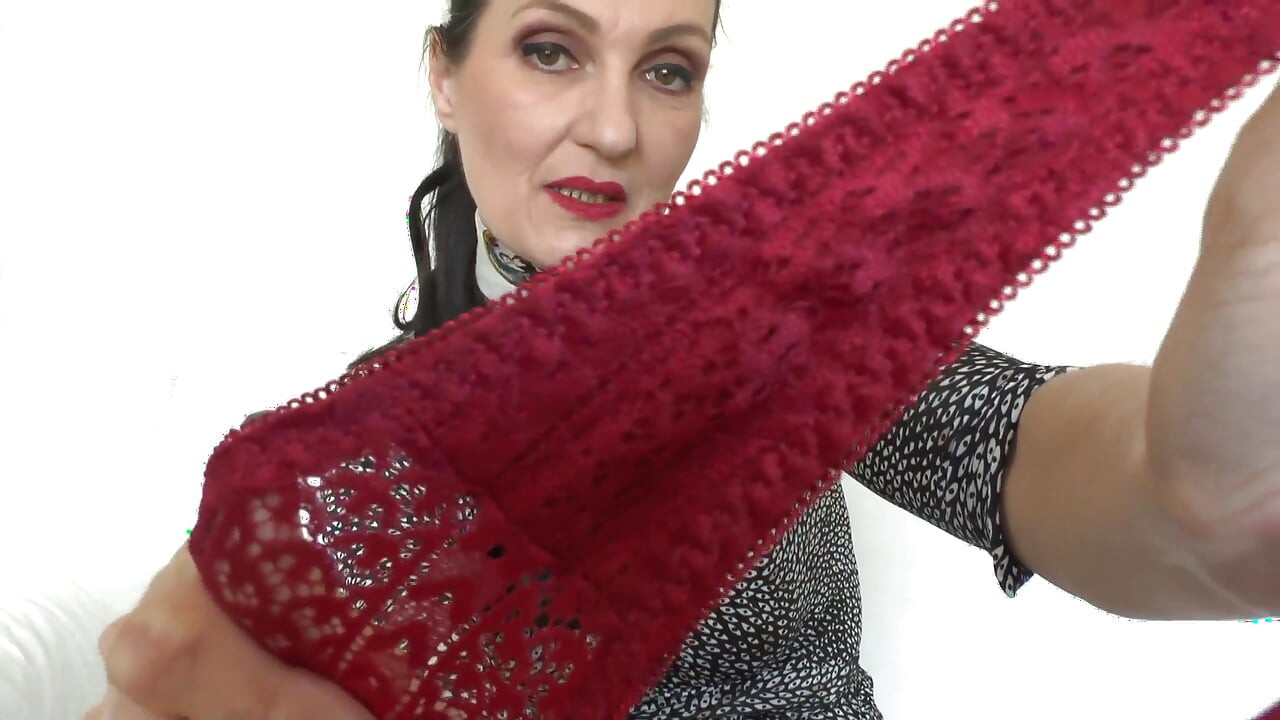 Tajné fantazie se naplní! Čichání sexy kalhotek a stříkání na ně, Lady Victoria Valente