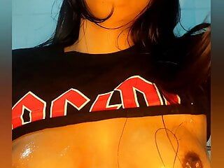xxx in oil shower and squirt at the end