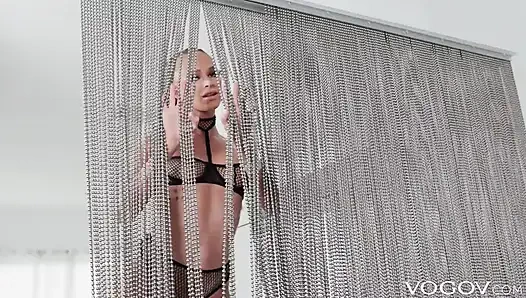 Emma Hixs Langeweile wird zu grober analer verzweiflung - teenMegaWorld