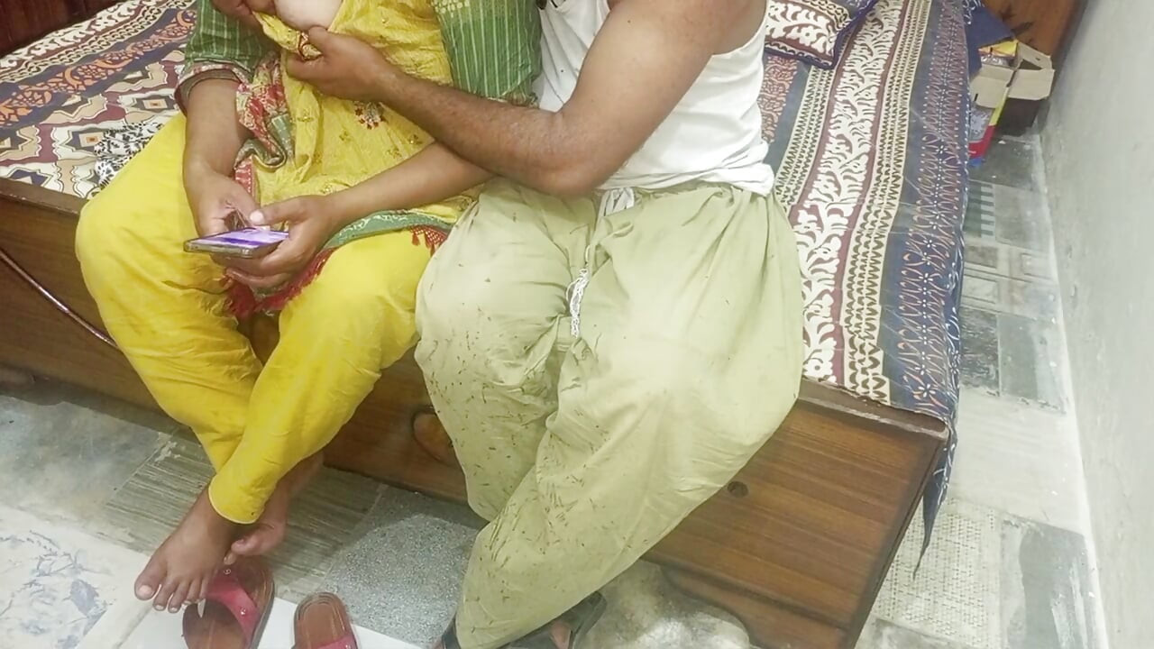 Une bhabhi desi canon et sexy se fait baiser par son copain