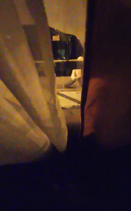 पड़ोस के लिए लंड हिलाना