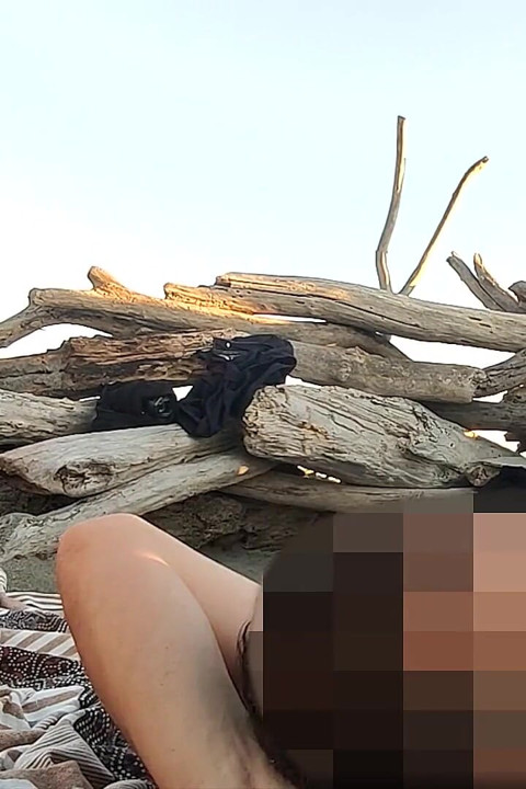 Outdoor Flashing in Nude Beach Sucking and Cumshot of Big Cock in Front of Everyone - Misscreamy