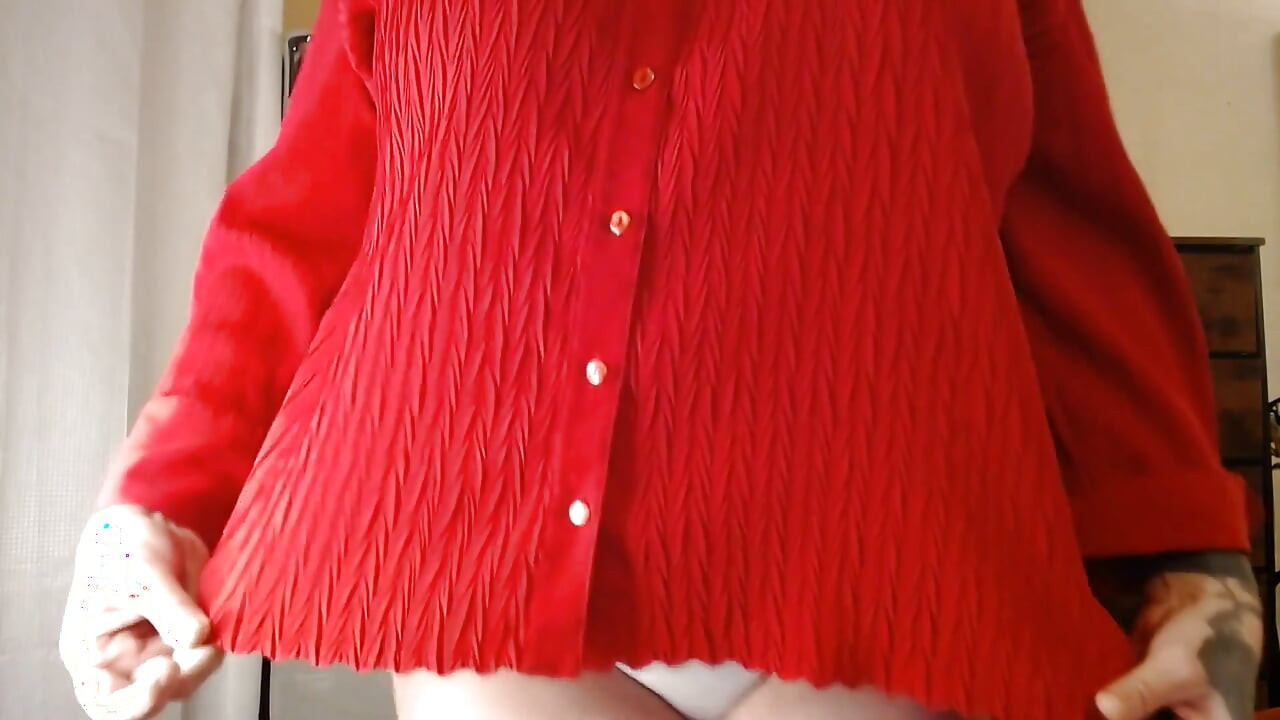 De blouse van mijn rode overhemd verscheuren
