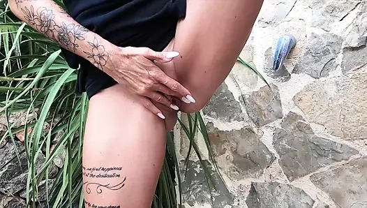 Orta yaşlı seksi kadın ibadeti! Ateşli orta yaşlı seksi kadın seni boşaltıyor!