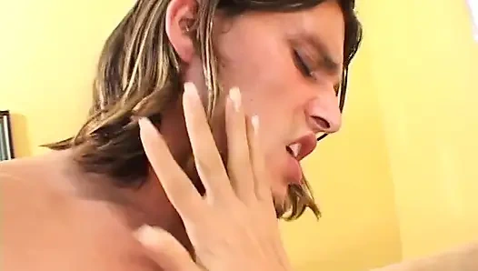 Stud picks up a curvy whore form the street and takes her home to bang