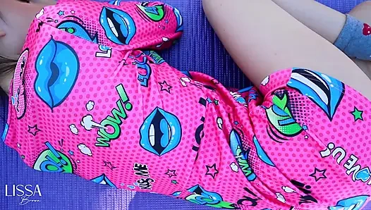 Pijamalarım ve çoraplarımla dalıyorum