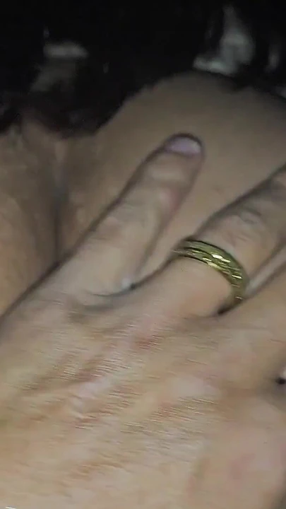 Bir uygulama sürücüsü partiden dönen iki kızı alıyor | Klip 3