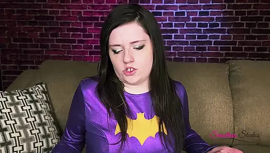 Ngentot tenggorokan batgirl dengan ambisious