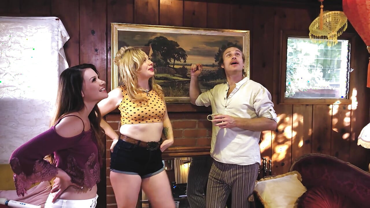 Between the Sheets with Alison Rey: Michael Vegas & Siouxsie Q | Behind the Scenes | Adult Time