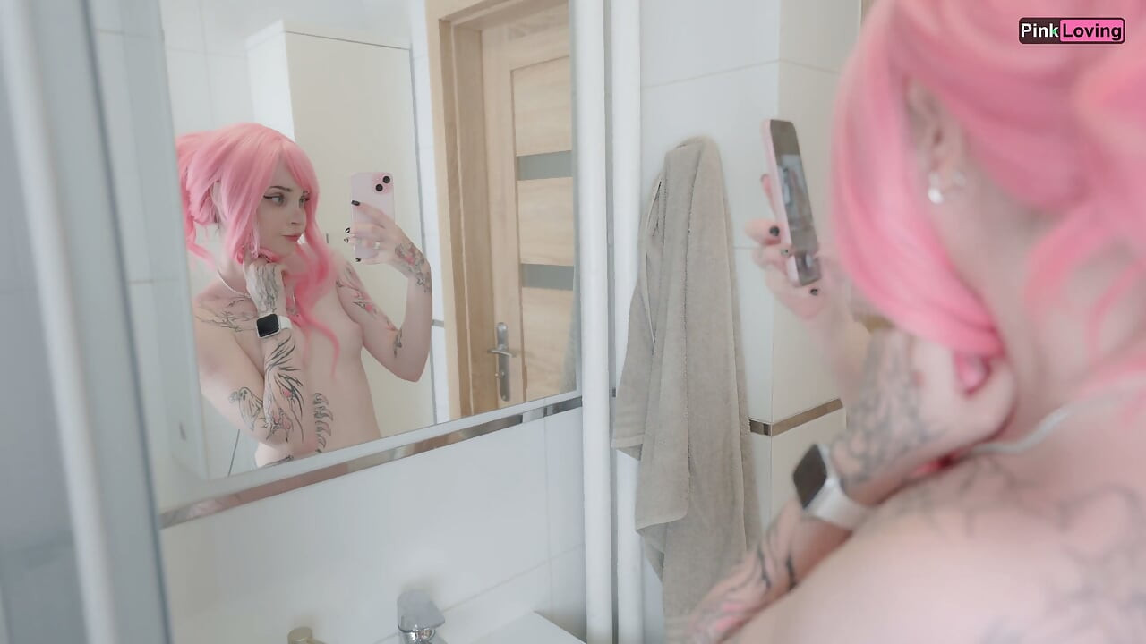 Styvsyster fångar mig jävla sexdocka med sina nakenbilder ersätter sedan dockan och tar min enorma kuk