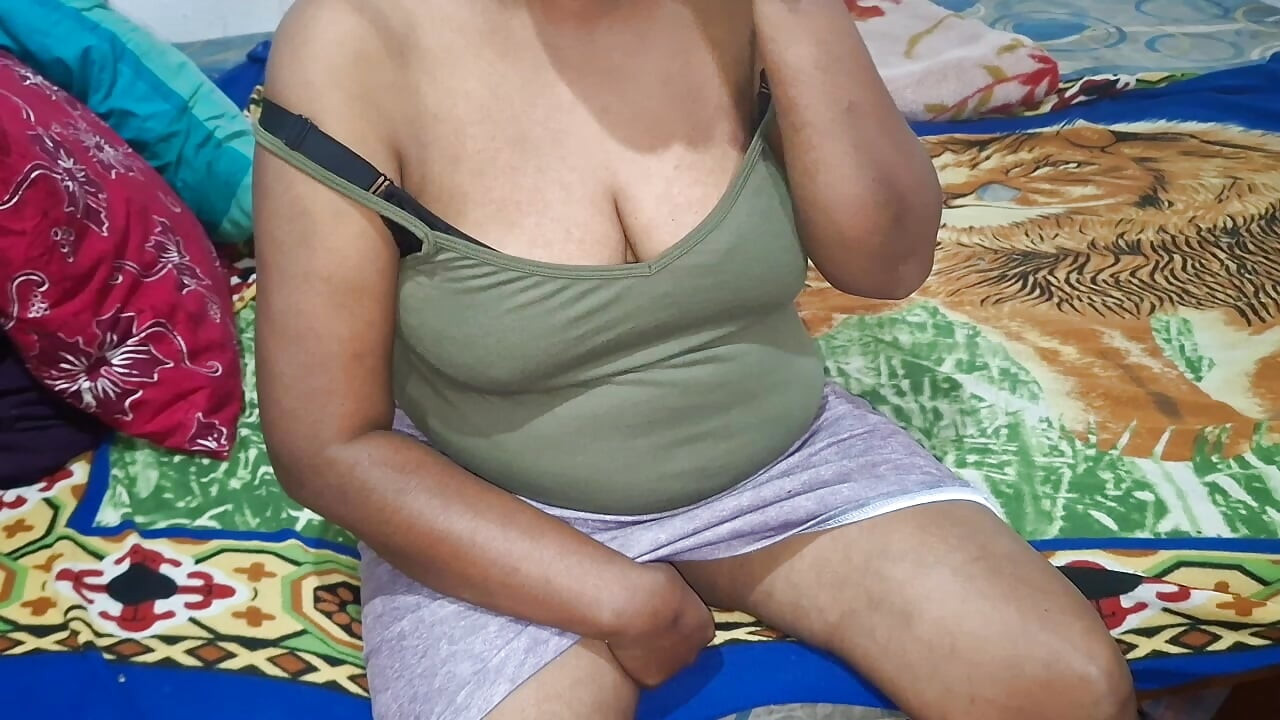 Videoclip super sexy cu servitoare indiană desi nouă cu înregistrare de acasă