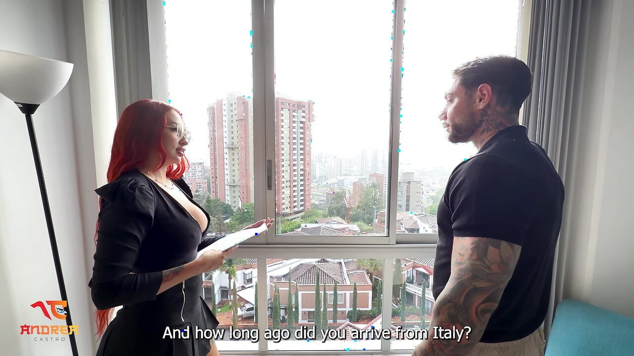 En italiensk turist knepper mig råt med sin store pik efter at have lukket en forretningsaftale - Andrea Castro & Dandy Love