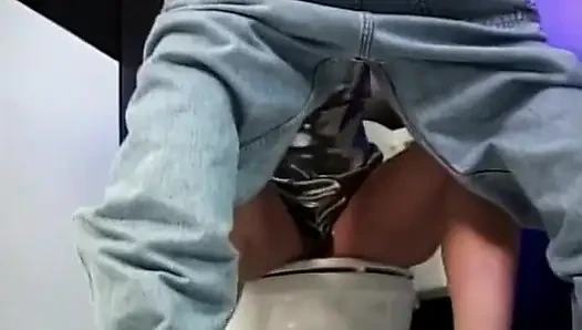 Wavy haired slut enjoys giving blowy while dude sitting on the chair