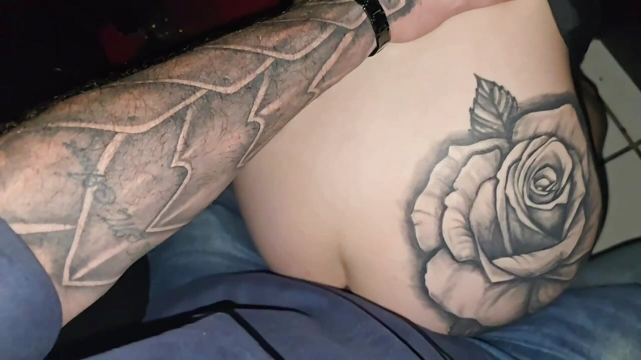 J’ai rencontré Glory Hole sur la balançoire avec mon copain juste en train de regarder