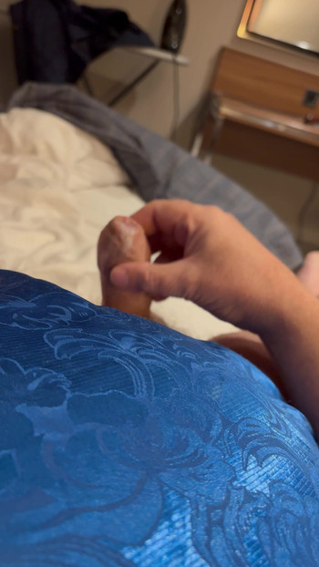 Plavo donje rublje svršava