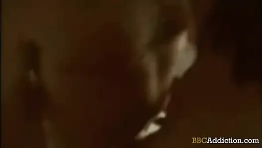 Kecanduan kontol besar pria kulit hitam - istriku suka banget sama kontol besar pria kulit hitam