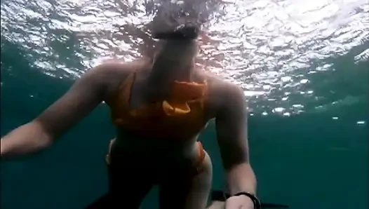 Snorkel Slut: Tight Bikini, Dive Mask & Underwater Fin Tease