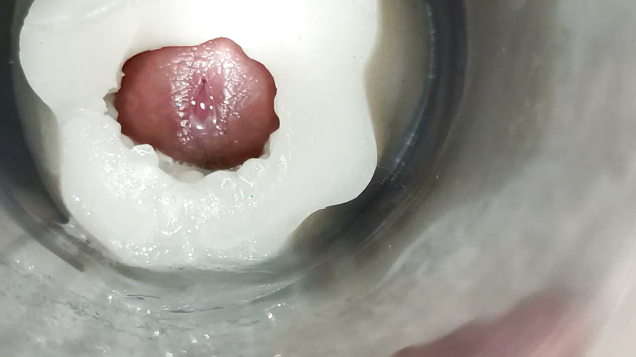 Vista interna: vulva retorciéndose y eyaculando 4