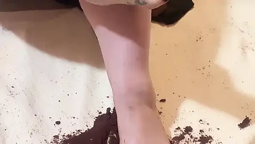 Feet Feet Feet in the Cake