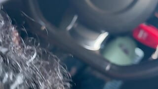 ऑडी टीटी में गले में गहरे लंड चुसाई