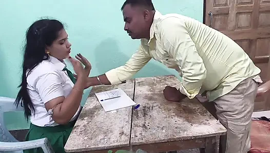 Guruku ngentot aku habis-habisan di kamarku waktu aku lagi baca buku