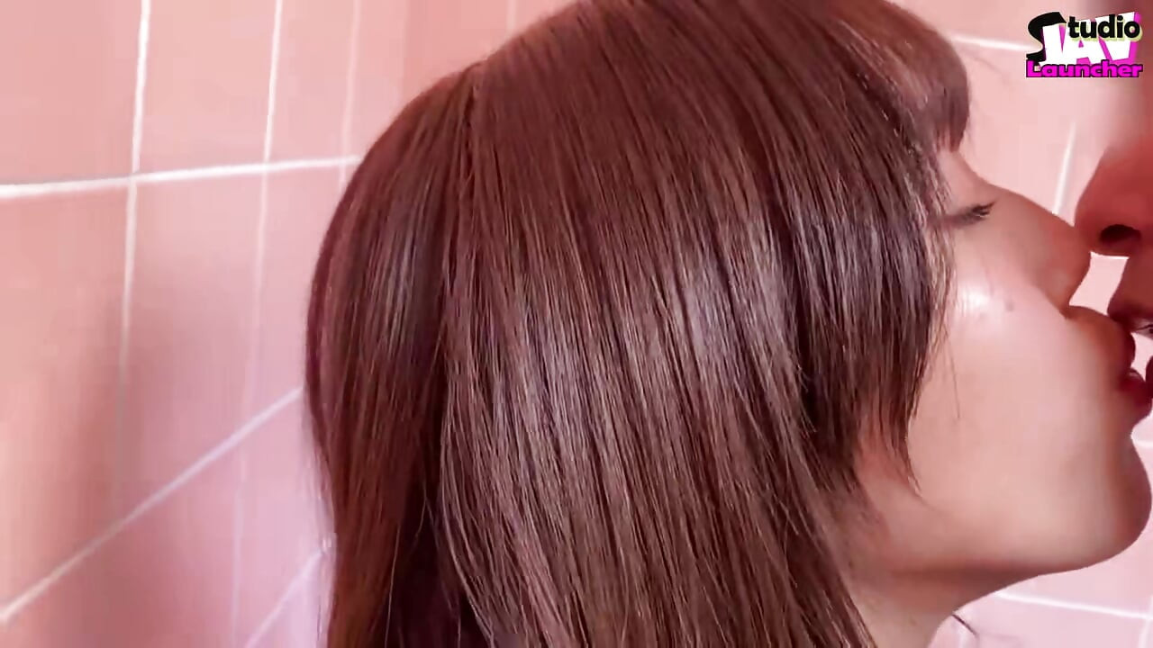 Em qualquer lugar que beija uma beleza de lábios macios transforma o dia inteiro em jogo de língua - capítulo 1