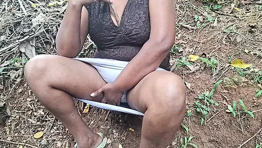 Video seks terpanas istri desa di luar ruangan