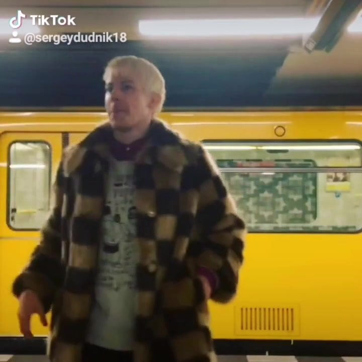 TWINK IS ALWAYS HUNGRY FOR RAW COCK